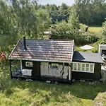 בית נופש Wooden House With Wild Garden By Sejero Bay *