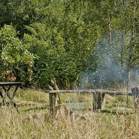 Wooden House With Wild Garden By Sejero Bay 卡伦堡