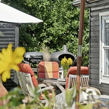 Wooden House With Wild Garden By Sejero Bay Tatil Evi