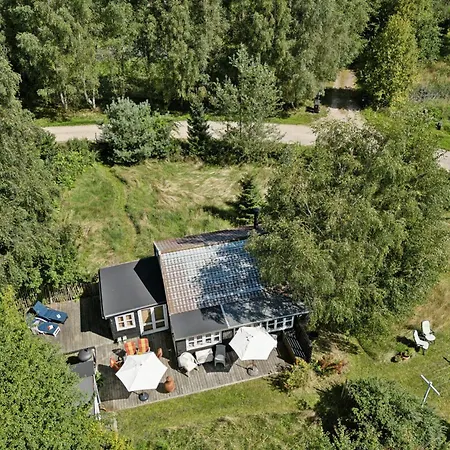 Wooden House With Wild Garden By Sejero Bay Tatil Evi