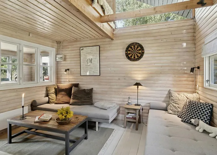 Wooden House With Wild Garden By Sejero Bay *