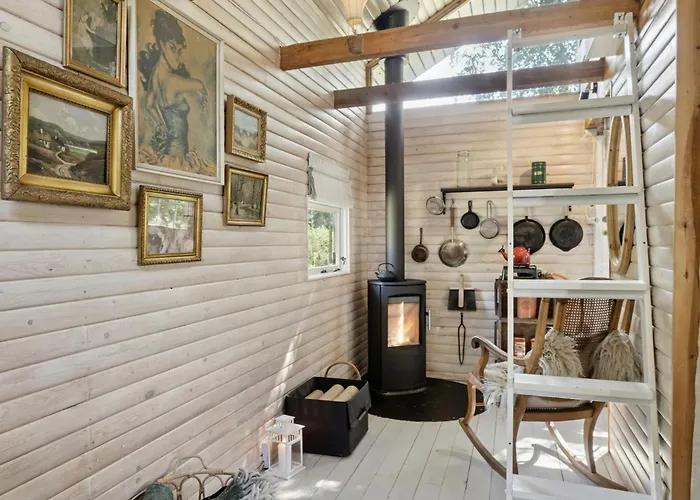 Hébergement de vacances Wooden House With Wild Garden By Sejero Bay