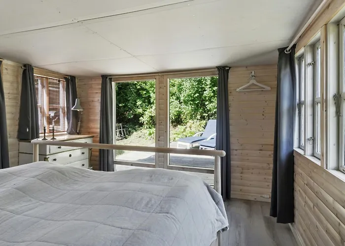 Wooden House With Wild Garden By Sejero Bay *