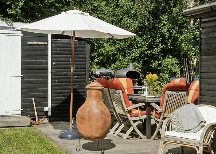 Wooden House With Wild Garden By Sejero Bay *