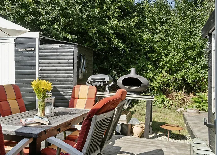 Wooden House With Wild Garden By Sejero Bay Hébergement de vacances Kalundborg